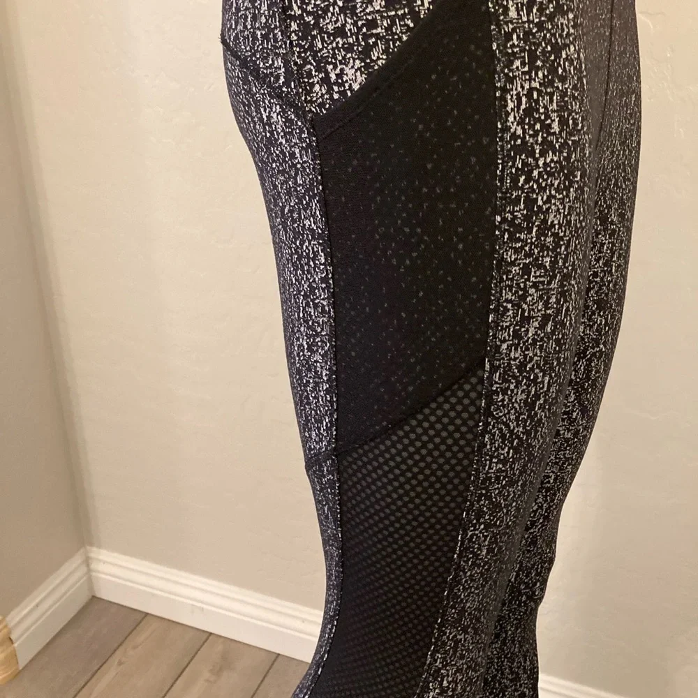 Lululemon Fit Physique Cropped Jacquard Mesh Leggings Size 6